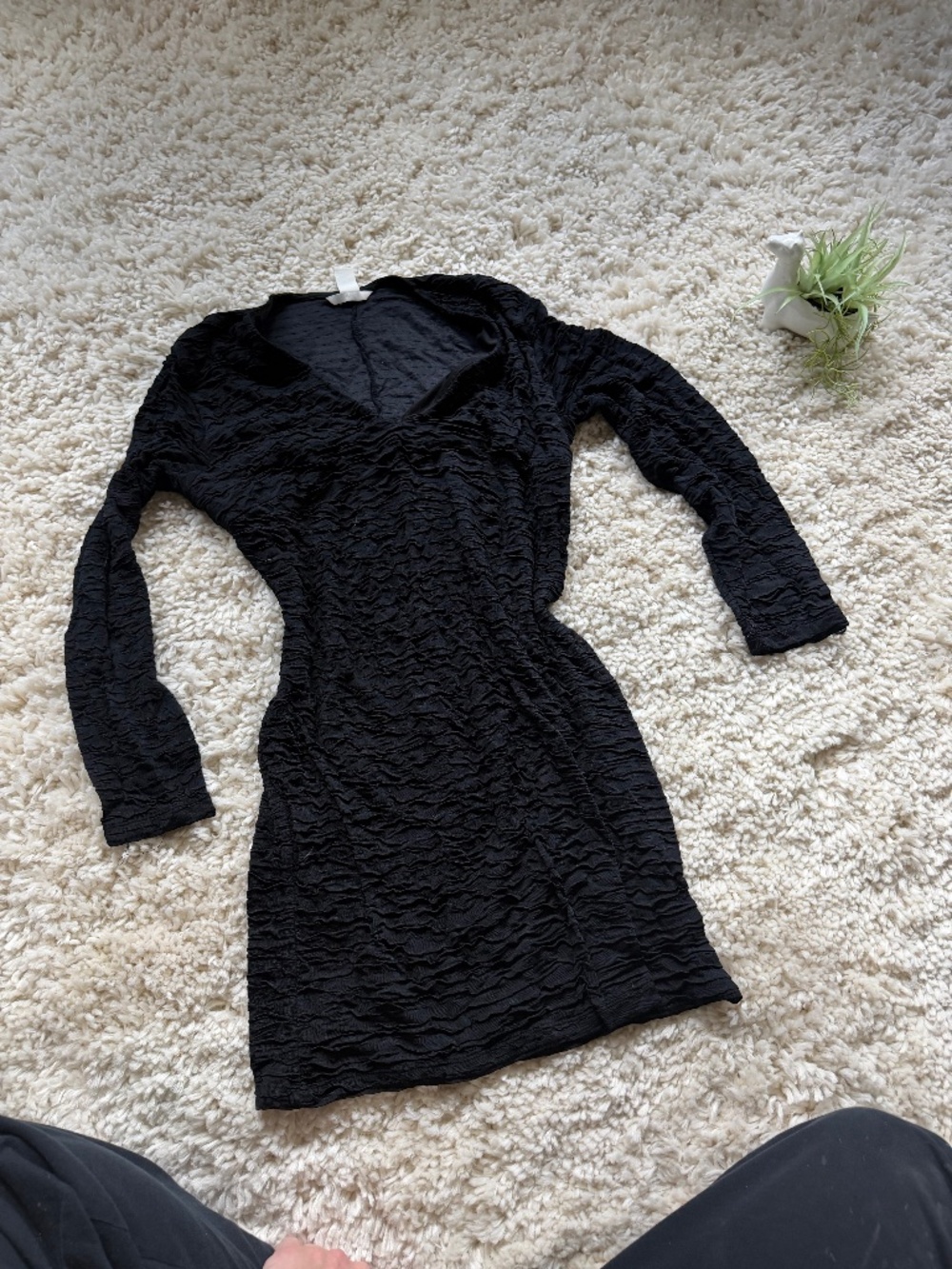 Slim-fitting mini H&M Black Textured evening going out date V-Neck Long-Sleeve M - Picture 1 of 7